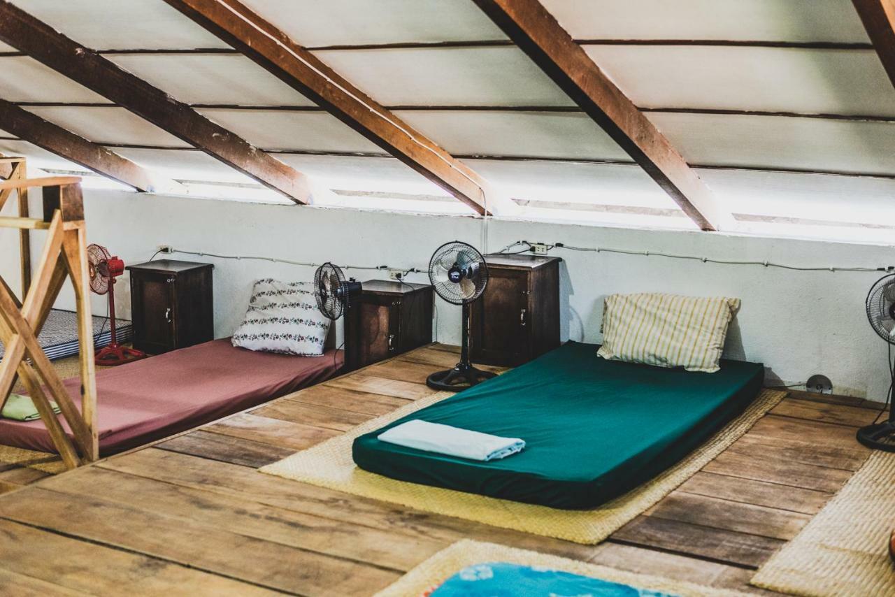 Ciao Cacao Hostel & Vegan Cafe Флорес Экстерьер фото