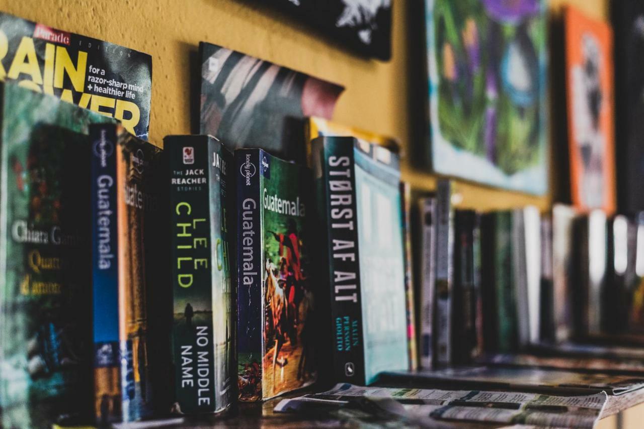 Ciao Cacao Hostel & Vegan Cafe Флорес Экстерьер фото